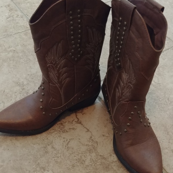Cowboy boots - Picture 3 of 3